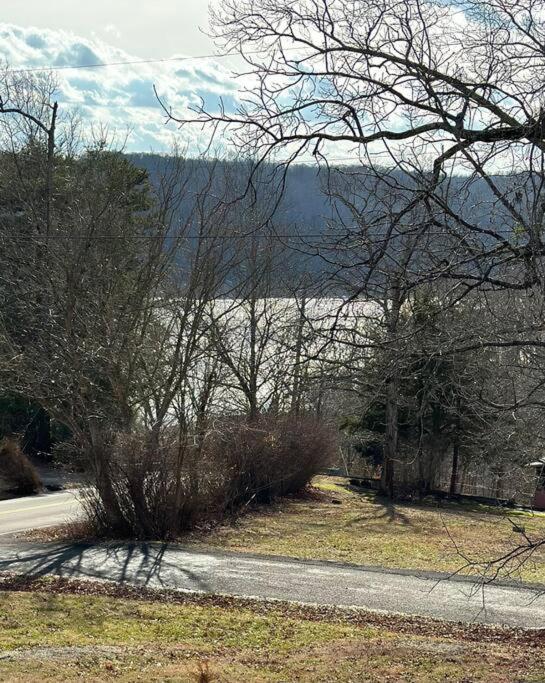 Driftwood Cottage With Hot Tub On Lake Cumberland Russell Springs 외부 사진
